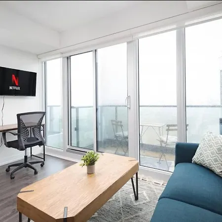 Fantastic Studio By Eaton Centre